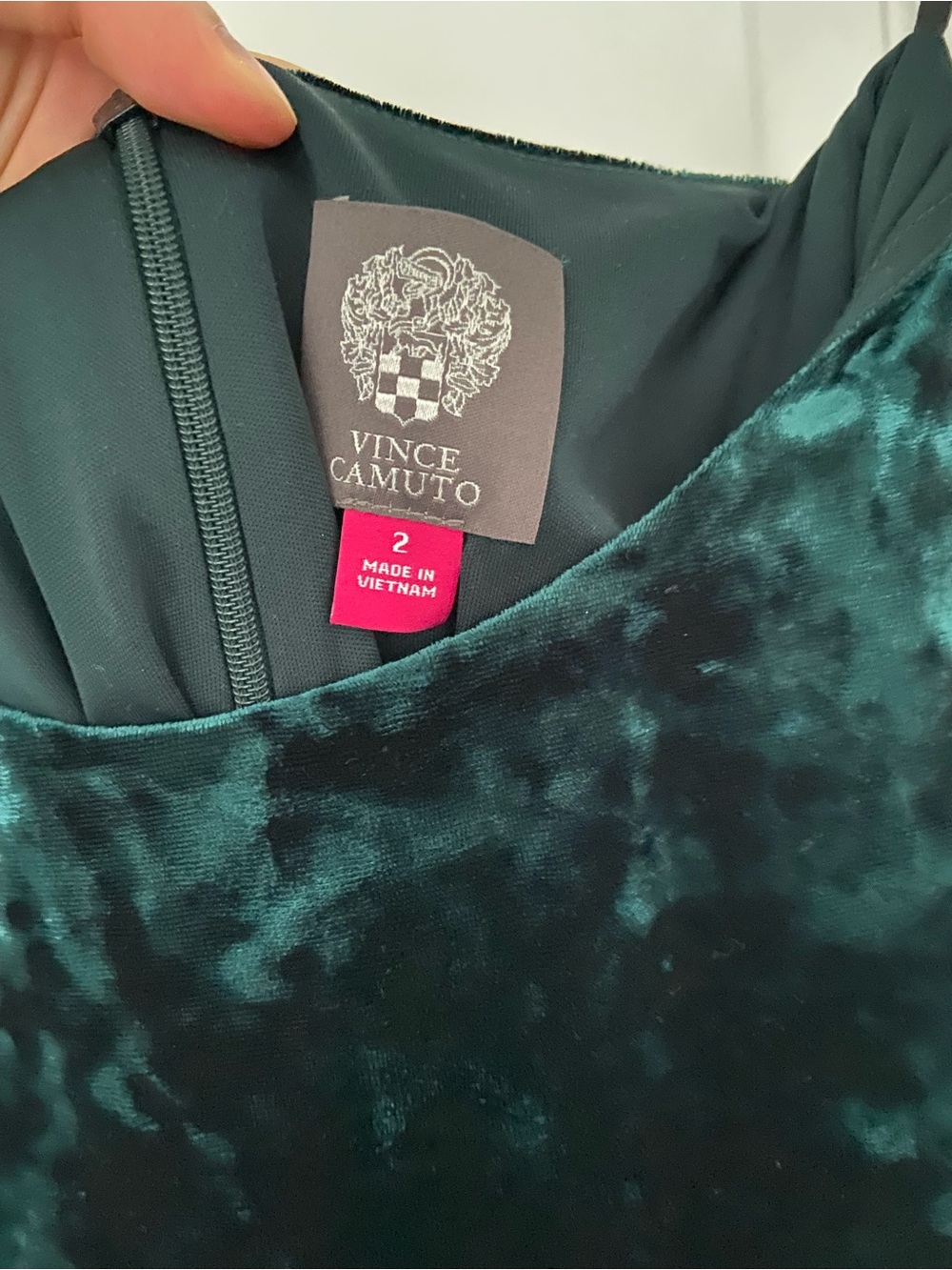 Vince Camuto Emerald Green Cold Shoulder Crushed Velvet Sheath Dress - Picture 10 of 10